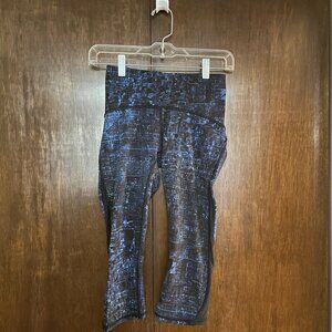 Lululemon Carpi Size 4